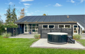 Gorgeous Home In Væggerløse With Sauna, Bogø By